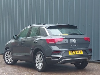 Used Volkswagen T-Roc 2019 for sale - 76779868: Photo