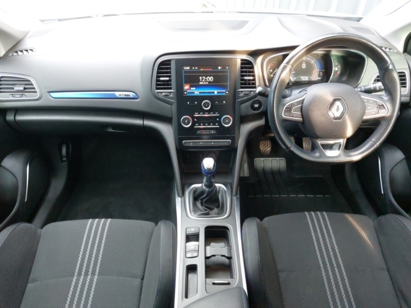 Used Renault Megane 2017 for sale - 76924905: Photo 2