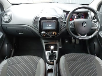 Used Renault Captur 2018 for sale - 77518106: Photo