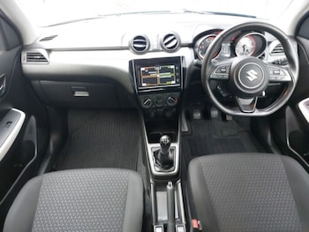 Used Suzuki Swift 2023 for sale - 76108204: Photo 2