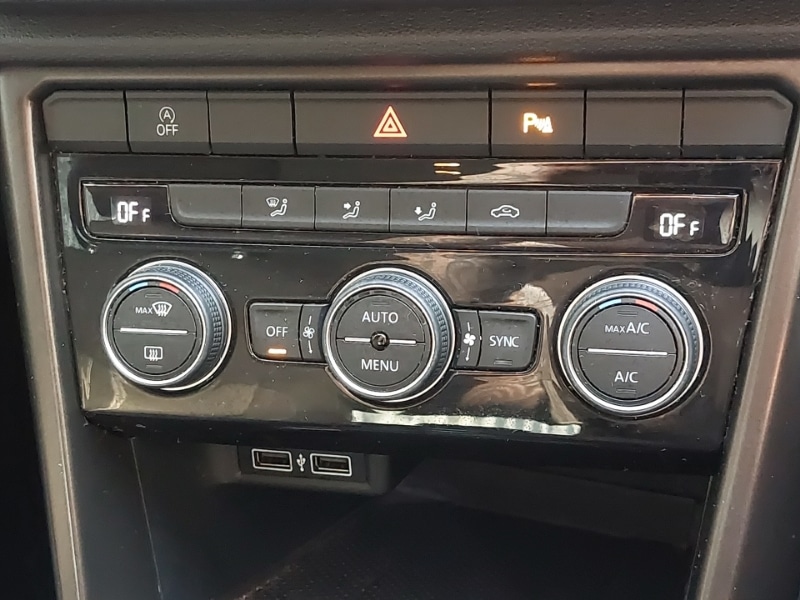 Used Volkswagen T-Roc 2018 for sale - 76053132: Photo 14