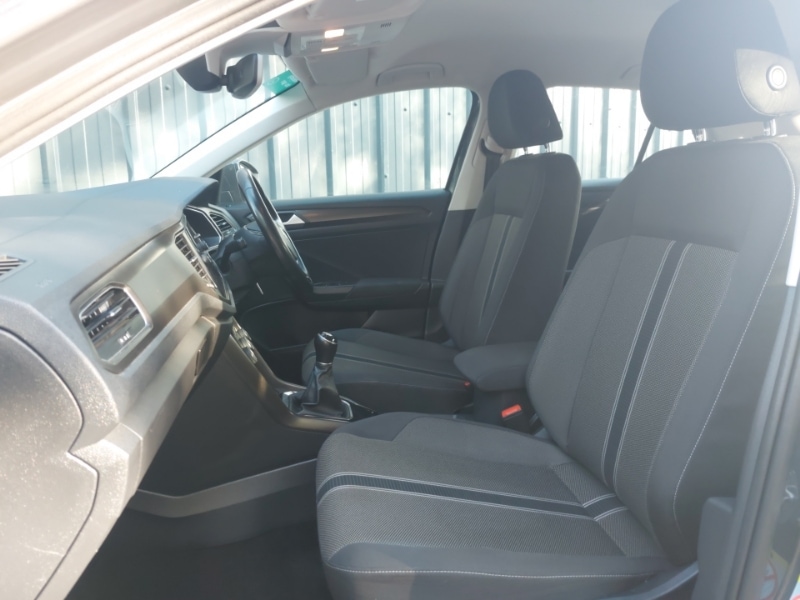 Used Volkswagen T-Roc 2018 for sale - 76053132: Photo 5