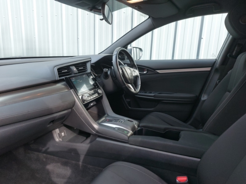 Used Honda Civic 2018 for sale - 78112936: Photo 5