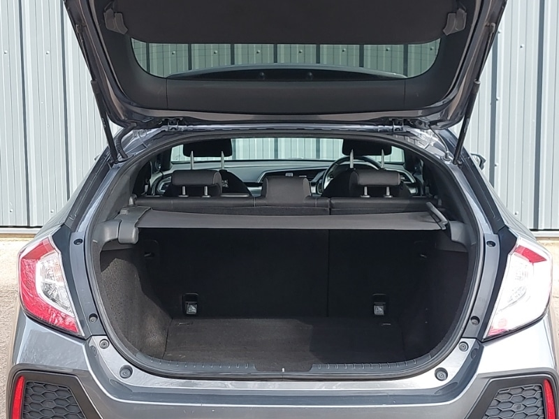 Used Honda Civic 2018 for sale - 78112936: Photo 8