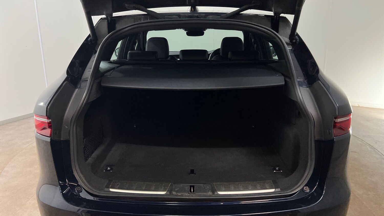 Used Jaguar F-Pace 2021 for sale - 76083707: Photo 10