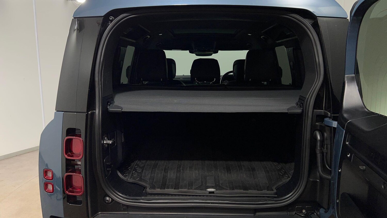 Used Land Rover Defender 110 2022 for sale - 76002142: Photo 10