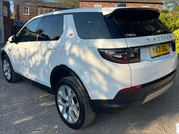 Used Land Rover Discovery Sport 2021 for sale - 75915035: Photo
