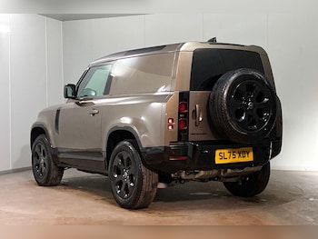 Used Land Rover Defender 90 2025 for sale - 76214958: Photo 2