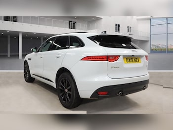 Used Jaguar F-Pace 2019 for sale - 76123131: Photo 3