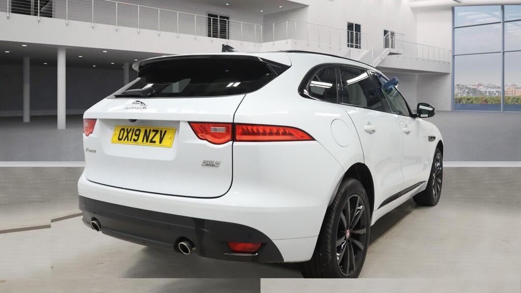 Used Jaguar F-Pace 2019 for sale - 76123131: Photo 4
