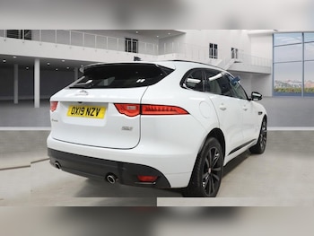 Used Jaguar F-Pace 2019 for sale - 76123131: Photo 4