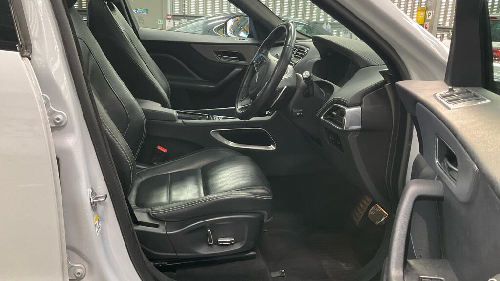 Used Jaguar F-Pace 2019 for sale - 76123131: Photo 7