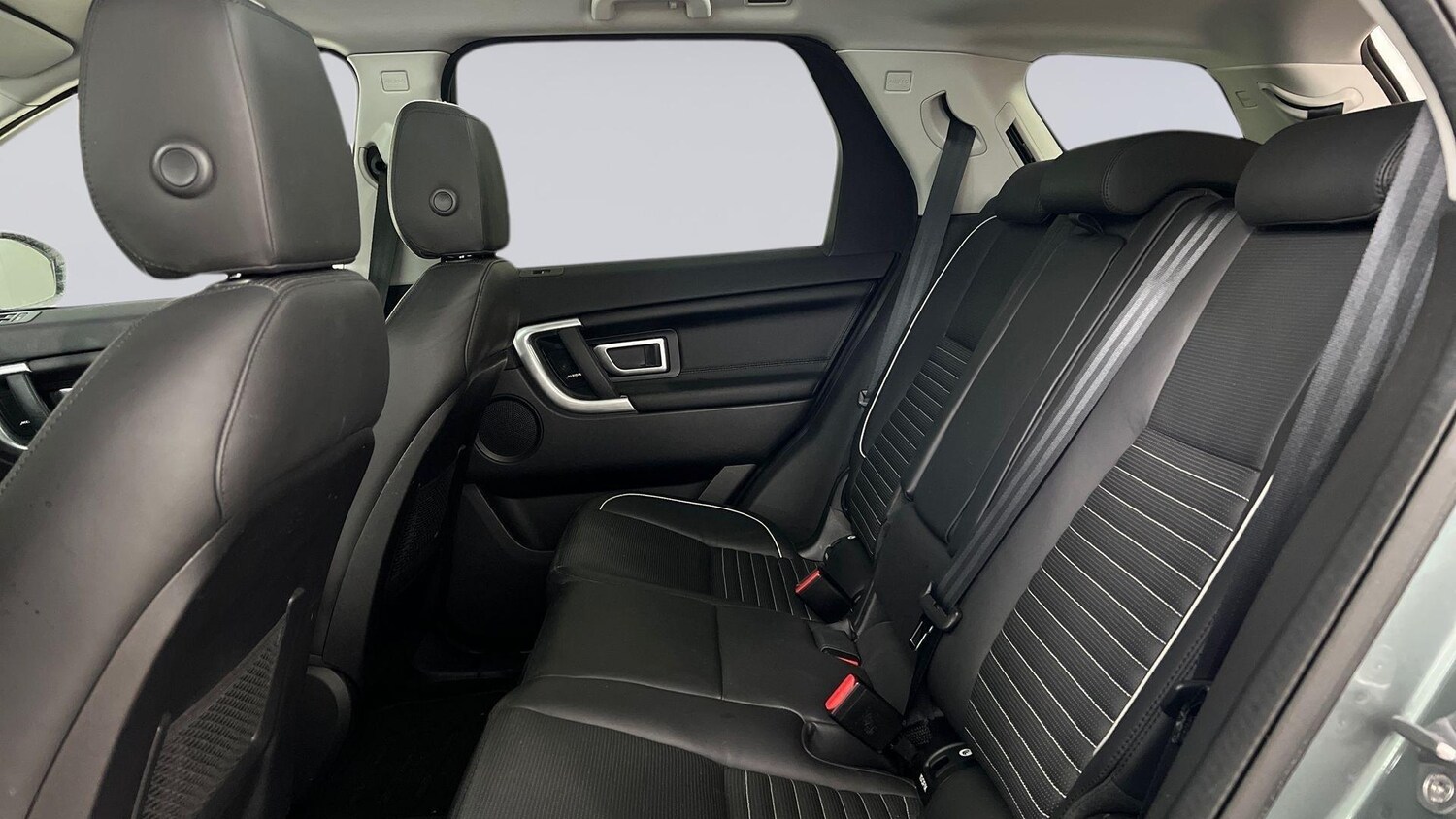 Used Land Rover Discovery Sport 2018 for sale - 76059227: Photo 4