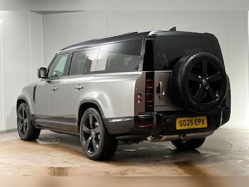 Used Land Rover Defender 2025 for sale - 76189349: Photo