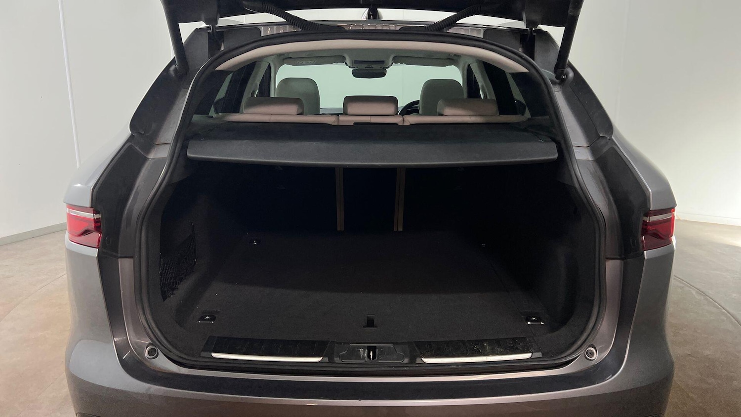 Used Jaguar F-Pace 2022 for sale - 76121376: Photo 10