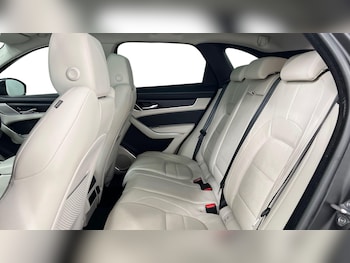 Used Jaguar F-Pace 2022 for sale - 76121376: Photo 4