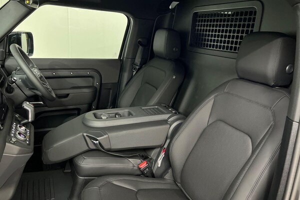 Used Land Rover Defender 90 2025 for sale - 76214046: Photo 4