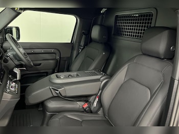 Used Land Rover Defender 90 2025 for sale - 76214046: Photo 4