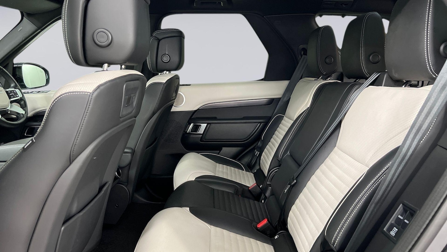 Used Land Rover Discovery 2024 for sale - 76121675: Photo 4