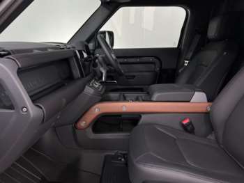 Used Land Rover Defender 90 2024 for sale - 74848397: Photo