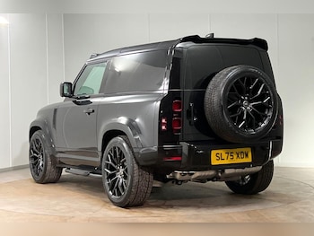 Used Land Rover Defender 90 2025 for sale - 76226181: Photo 2