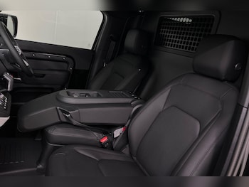 Used Land Rover Defender 90 2025 for sale - 76226181: Photo 4