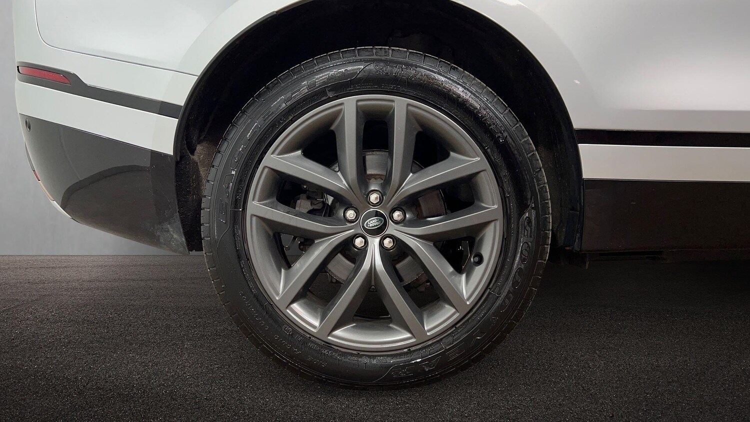 Used Land Rover Range Rover Velar 2024 for sale - 76031346: Photo 8