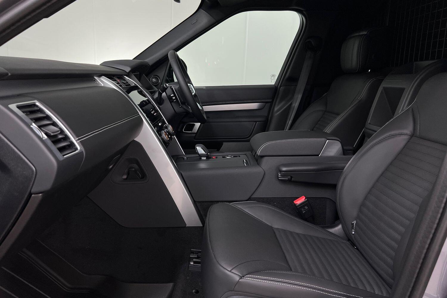 Used Land Rover Discovery 2025 for sale - 76158385: Photo 3