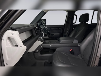 Used Land Rover Defender 110 2022 for sale - 75103302: Photo