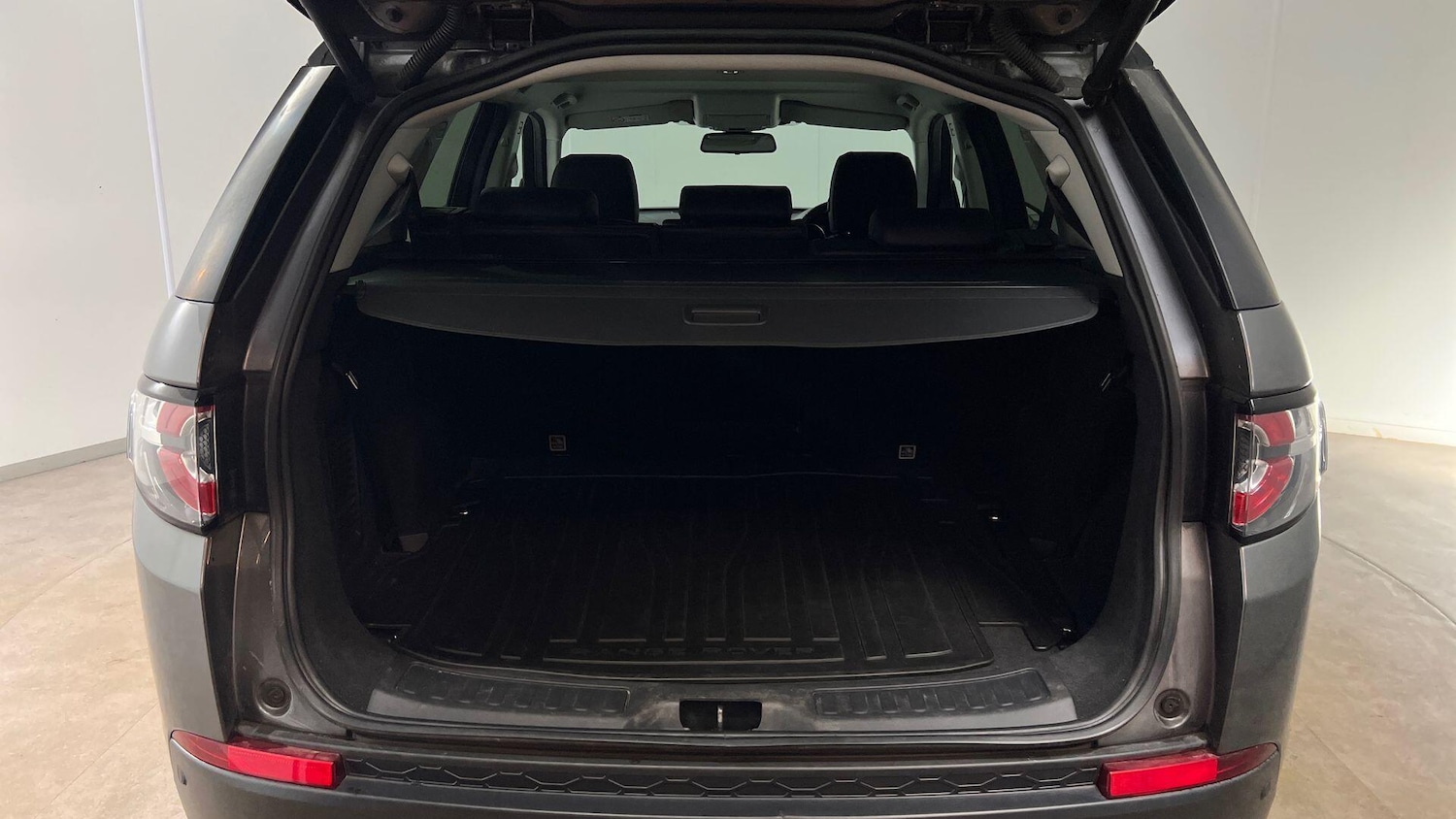Used Land Rover Discovery Sport 2015 for sale - 76042800: Photo 10
