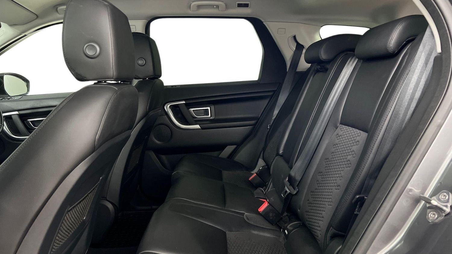 Used Land Rover Discovery Sport 2015 for sale - 76042800: Photo 4