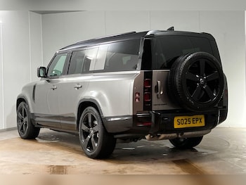 Used Land Rover Defender 130 2025 for sale - 75696493: Photo
