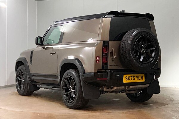Used Land Rover Defender 90 2025 for sale - 76215436: Photo 2
