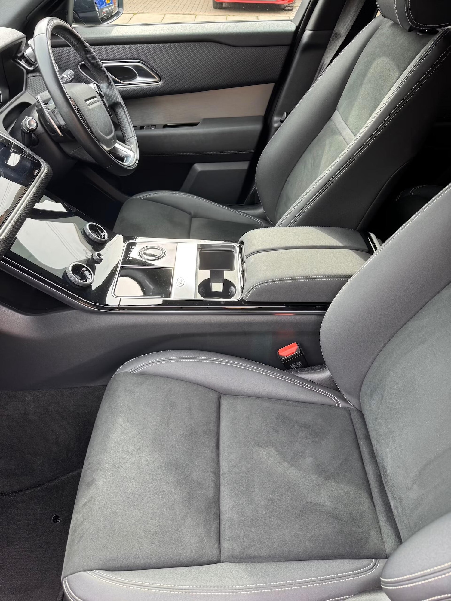 Used Land Rover Range Rover Velar 2019 for sale - 76159213: Photo 4