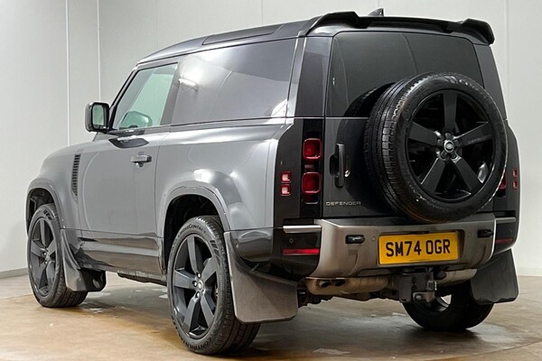 Used Land Rover Defender 90 2024 for sale - 76188521: Photo 2