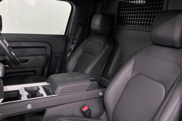 Used Land Rover Defender 90 2024 for sale - 76188521: Photo 4