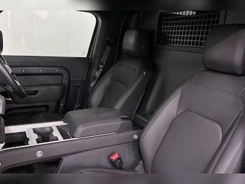 Used Land Rover Defender 90 2024 for sale - 76188521: Photo