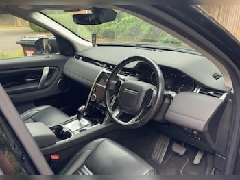Used Land Rover Discovery Sport 2020 for sale - 75449920: Photo