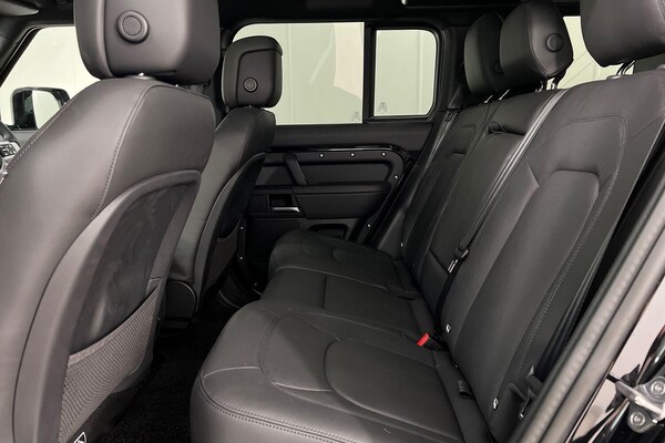 Used Land Rover Defender 110 2025 for sale - 74848613: Photo 4
