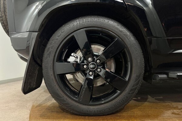 Used Land Rover Defender 110 2025 for sale - 74848613: Photo 8
