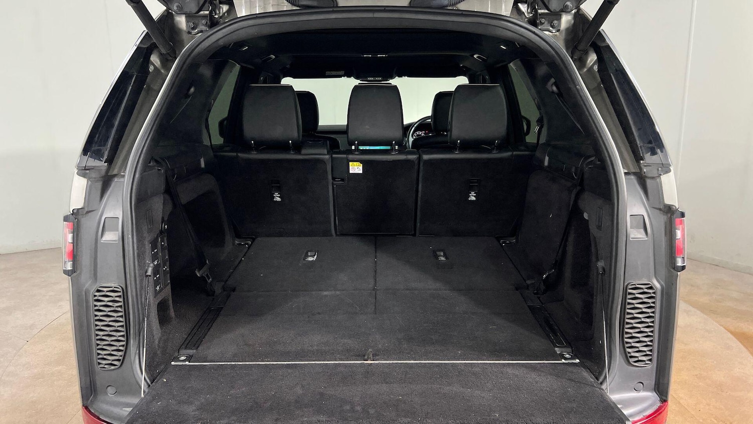 Used Land Rover Discovery 2019 for sale - 76138675: Photo 10