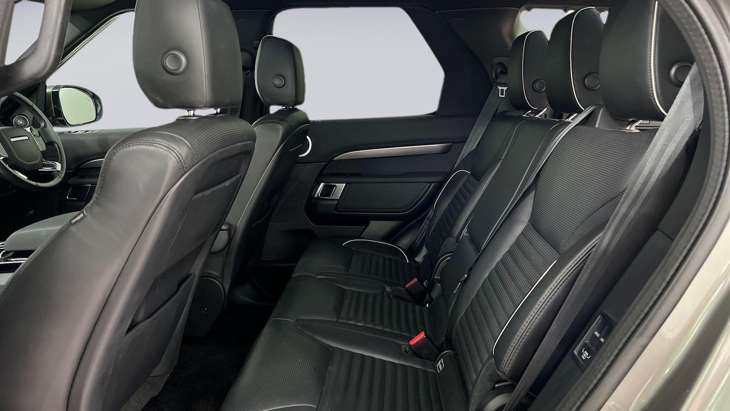 Used Land Rover Discovery 2019 for sale - 76138675: Photo 4