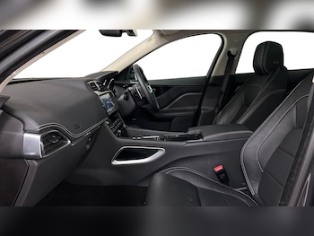 Used Jaguar F-Pace 2019 for sale - 76083914: Photo 3