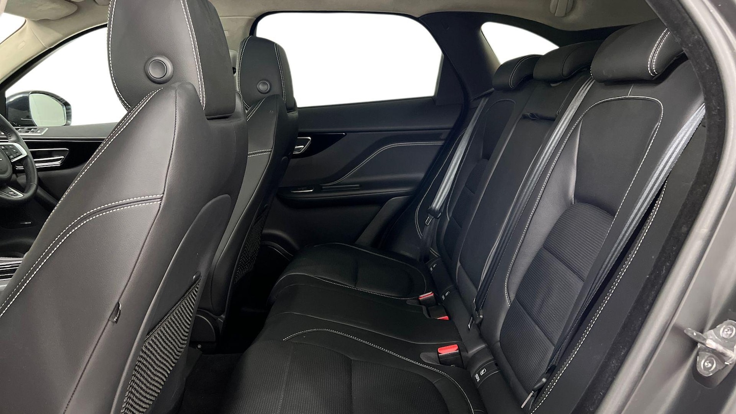 Used Jaguar F-Pace 2019 for sale - 76083914: Photo 4