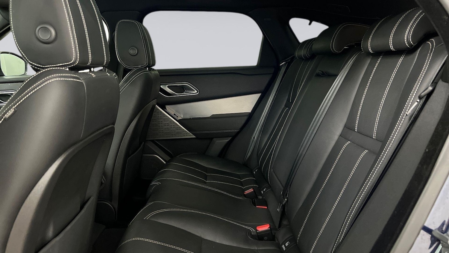 Used Land Rover Range Rover Velar 2022 for sale - 76152239: Photo 4