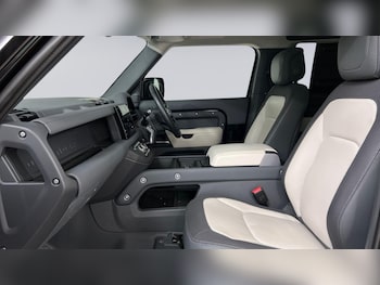 Used Land Rover Defender 90 2023 for sale - 75645800: Photo