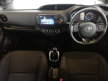 Used Toyota Yaris 2018 for sale - 76834288: Photo
