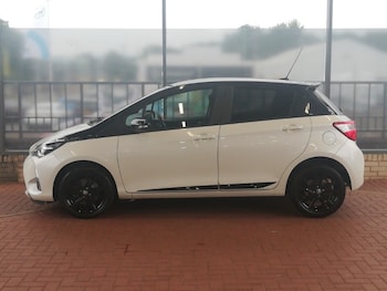 Used Toyota Yaris 2018 for sale - 76834288: Photo