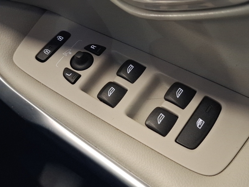 Used Volvo V40 2017 for sale - 77154981: Photo 15