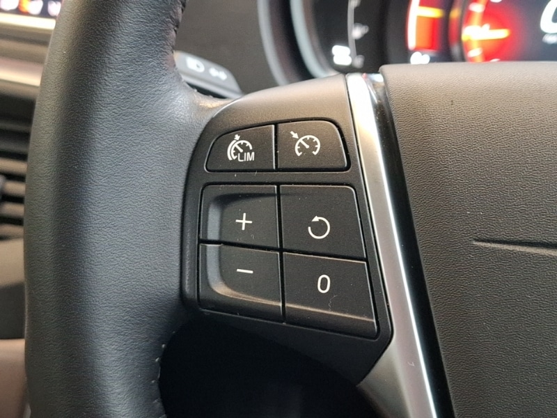 Used Volvo V40 2017 for sale - 77154981: Photo 18